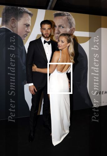 Amsterdam 28 september 2021
Premiere James Bond in Tuschinski. Emma Heesters kwam met haar vriend voetballer Wesley Hoedt