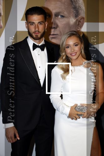 Amsterdam 28 september 2021
Premiere James Bond in Tuschinski. Emma Heesters kwam met haar vriend voetballer Wesley Hoedt