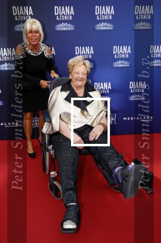 Amsterdam 12 september 2021
Premiere Diana en zonen in het deLaMar theater.
Erica Terpstra kwam in een rolstoel