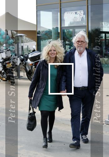 Almere 16 oktober 2021
De zoon van Ernst daniel Smid opent een restaurant in Almere . Het restaurant heet pier 39.
Ernst daniel kwam met zijn vriendin