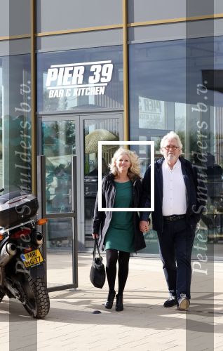 Almere 16 oktober 2021
De zoon van Ernst daniel Smid opent een restaurant in Almere . Het restaurant heet pier 39.
Ernst daniel kwam met zijn vriendin