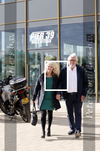 Almere 16 oktober 2021
De zoon van Ernst daniel Smid opent een restaurant in Almere . Het restaurant heet pier 39.
Ernst daniel kwam met zijn vriendin
