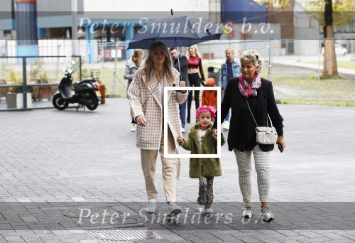Amsterdam 3 oktober 2021
Premiere grote sinterklaasfilm in Pathe Noord.
Estavana Polman met dochter en moeder