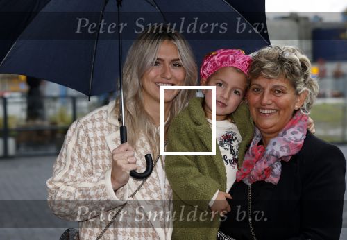 Amsterdam 3 oktober 2021
Premiere grote sinterklaasfilm in Pathe Noord.
Estavana Polman met dochter en moeder
