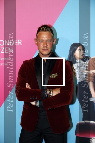 Amsterdam 11 oktober 2021
Premiere Liefde zonder grenzenin Tuschinski met in de hoofdrol Yolanthe Cabau v Kasbergen Jim Bakkum Soy Kroon Abbey Hoes  Hajo Bruins en Peggy Vrijens . Ferry Doedens kwam met Stephanie Tency
