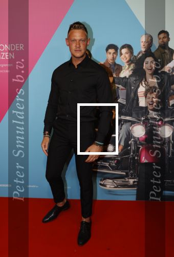 Amsterdam 11 oktober 2021
Premiere Liefde zonder grenzenin Tuschinski met in de hoofdrol Yolanthe Cabau v Kasbergen Jim Bakkum Soy Kroon Abbey Hoes  Hajo Bruins en Peggy Vrijens . Ferry Doedens kwam met Stephanie Tency