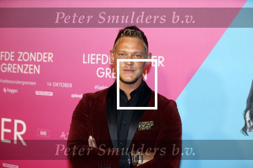 Amsterdam 11 oktober 2021
Premiere Liefde zonder grenzenin Tuschinski met in de hoofdrol Yolanthe Cabau v Kasbergen Jim Bakkum Soy Kroon Abbey Hoes  Hajo Bruins en Peggy Vrijens . Ferry Doedens kwam met Stephanie Tency