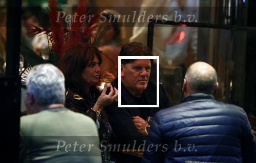 Amsterdam 4 oktober 2021
Frank masmeijer met zijn vriendin Anita Oostingh op terras bij v Dam in Amsterdam zuid