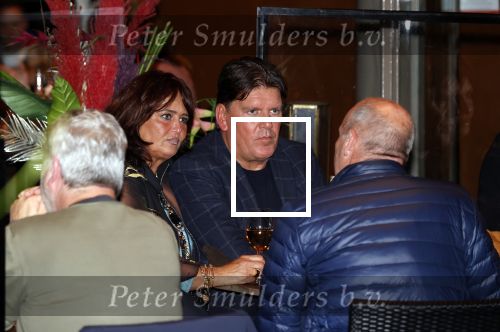 Amsterdam 4 oktober 2021
Frank masmeijer met zijn vriendin Anita Oostingh op terras bij v Dam in Amsterdam zuid