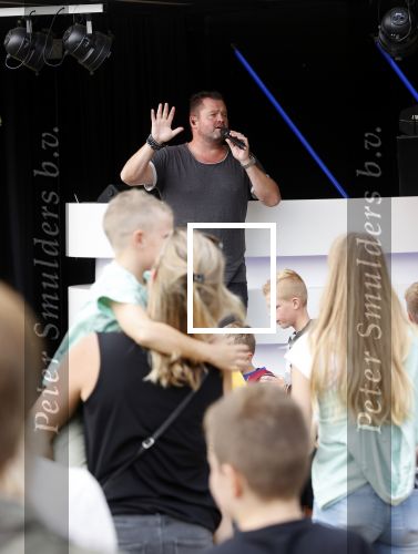 Oudewater 11 september 2021
Dutch Performante ( Chahid Charrak) maakt de grootste popcorn bak en komt in het Guissnessboek of records. Frans Duijts treedt op . Hij kwam met zijn Mc Claren