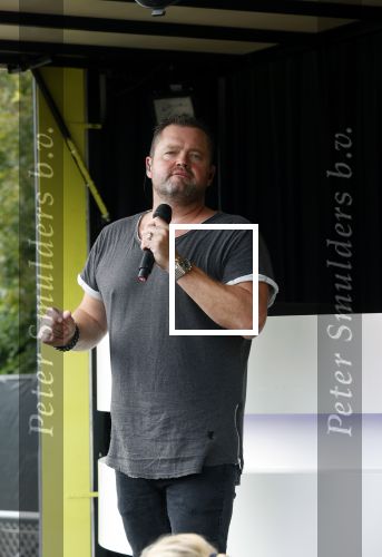 Oudewater 11 september 2021
Dutch Performante ( Chahid Charrak) maakt de grootste popcorn bak en komt in het Guissnessboek of records. Frans Duijts treedt op . Hij kwam met zijn Mc Claren