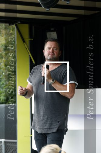 Oudewater 11 september 2021
Dutch Performante ( Chahid Charrak) maakt de grootste popcorn bak en komt in het Guissnessboek of records. Frans Duijts treedt op . Hij kwam met zijn Mc Claren
