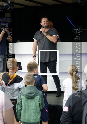 Oudewater 11 september 2021
Dutch Performante ( Chahid Charrak) maakt de grootste popcorn bak en komt in het Guissnessboek of records. Frans Duijts treedt op . Hij kwam met zijn Mc Claren