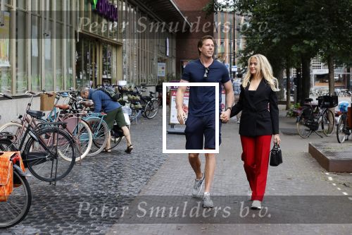 Den haag 11 september 2021
Freek Vonk met zijn vriendin Franka Vedder op terras in Den Haag . De zaak heet Anne&Max