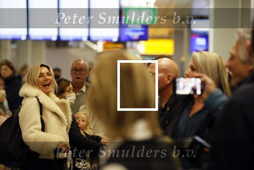Schiphol 17 oktober 2021
Gallyon v Vessem met haar man op schiphol