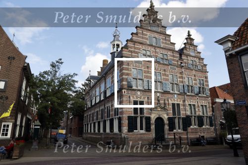 Naarden 24 september 2021
Nina ten Brink de dochter van Robert ten Brink en zijn vrouw Roos trouwt in het gemeentehuis van Naarden Vesting met haar man Laurens Jan . Ze arriveren in een bakfiets.