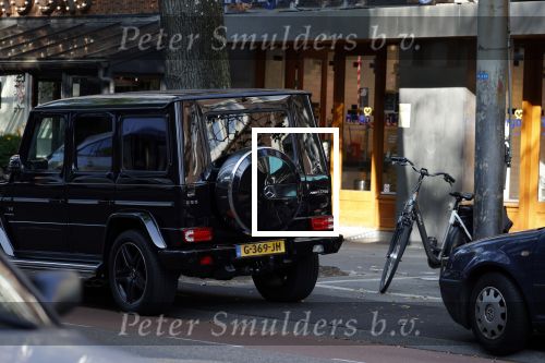 Amsterdam 4 september 2021
Gerald Roethof heeft een meisje aangereden die op de fiets reed . Het ongeluk gebeurde op de beethovenstraat. Daarna kwam zijn vriendin, Anna Sara Prins kwam naar hem toe.