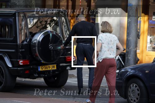 Amsterdam 4 september 2021
Gerald Roethof heeft een meisje aangereden die op de fiets reed . Het ongeluk gebeurde op de beethovenstraat. Daarna kwam zijn vriendin, Anna Sara Prins kwam naar hem toe.