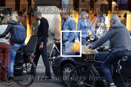 Amsterdam 4 september 2021
Gerald Roethof heeft een meisje aangereden die op de fiets reed . Het ongeluk gebeurde op de beethovenstraat. Daarna kwam zijn vriendin, Anna Sara Prins kwam naar hem toe.