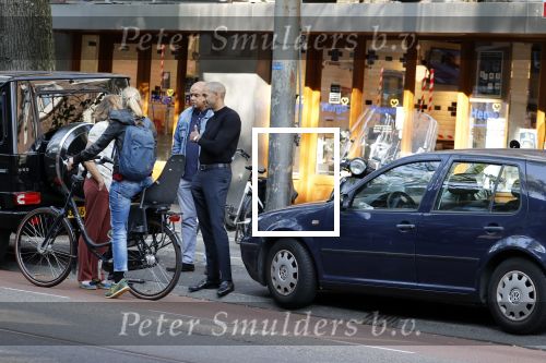 Amsterdam 4 september 2021
Gerald Roethof heeft een meisje aangereden die op de fiets reed . Het ongeluk gebeurde op de beethovenstraat. Daarna kwam zijn vriendin, Anna Sara Prins kwam naar hem toe.