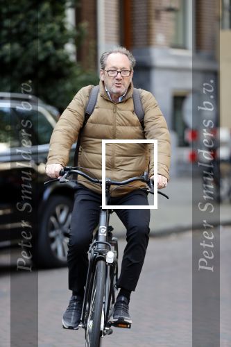 Amsterdam 20 september 2021
Gijs Scholten v Asschat op de fiets in Amsterdam zuid