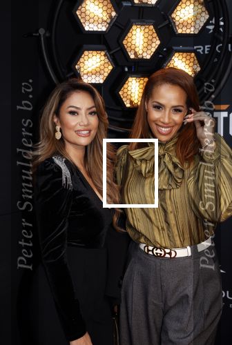 Amsterdam 26 september 2021
Premiere Las Vegas Show Hans Klok in the Harbour Club. Glennis Grace met een vriendin