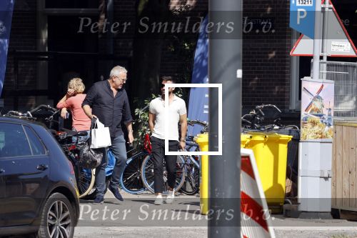 Amsterdam 3 augustus 2021
Gordon met zijn nieuwe vriend Jeffrey de Visser in Amsterdam zuid