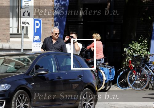 Amsterdam 3 augustus 2021
Gordon met zijn nieuwe vriend Jeffrey de Visser in Amsterdam zuid