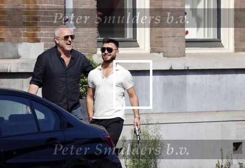Amsterdam 3 augustus 2021
Gordon met zijn nieuwe vriend Jeffrey de Visser in Amsterdam zuid