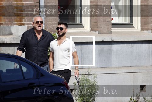 Amsterdam 3 augustus 2021
Gordon met zijn nieuwe vriend Jeffrey de Visser in Amsterdam zuid