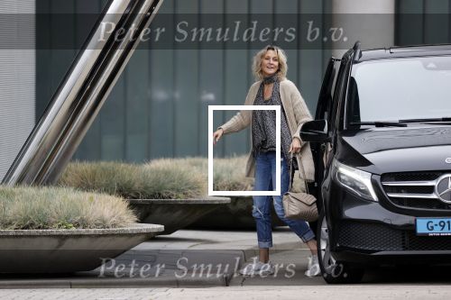 Schiphol 17 oktober 2021
Gordon gaat emigreren naar Dubai en vertrekt vanag Schiphol met div vrienden. Oa Patrick Kathy zijn manager Nathalie  Moser en vriend Jeffrey de Visser gaan met hem mee