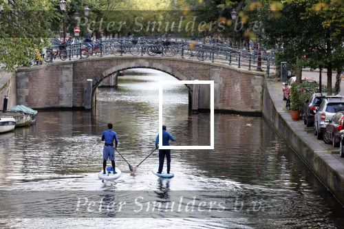Amsterdam 11 oktober 2021
Twee mannen met Sub op grachten van Amsterdam