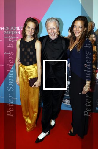Amsterdam 11 oktober 2021
Premiere Liefde zonder grenzenin Tuschinski met in de hoofdrol Yolanthe Cabau v Kasbergen Jim Bakkum Soy Kroon Abbey Hoes  Hajo Bruins en Peggy Vrijens . hajo Bruins kwam met zijn vriendin en schoonzus