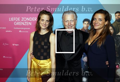 Amsterdam 11 oktober 2021
Premiere Liefde zonder grenzenin Tuschinski met in de hoofdrol Yolanthe Cabau v Kasbergen Jim Bakkum Soy Kroon Abbey Hoes  Hajo Bruins en Peggy Vrijens . hajo Bruins kwam met zijn vriendin en schoonzus
