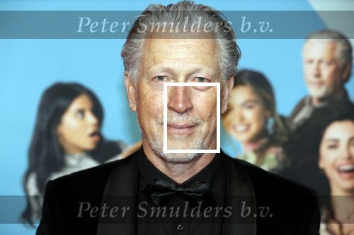 Amsterdam 11 oktober 2021
Premiere Liefde zonder grenzenin Tuschinski met in de hoofdrol Yolanthe Cabau v Kasbergen Jim Bakkum Soy Kroon Abbey Hoes  Hajo Bruins en Peggy Vrijens . hajo Bruins kwam met zijn vriendin en schoonzus