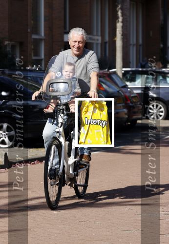 Amsterdam 22 september 2021
Hajo Bruins met zijn dochter Teddy Marie Keet op de fiets.