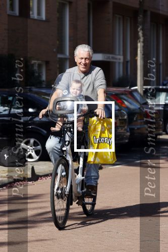 Amsterdam 22 september 2021
Hajo Bruins met zijn dochter Teddy Marie Keet op de fiets.
