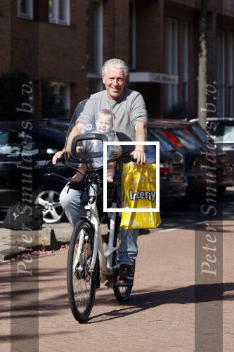 Amsterdam 22 september 2021
Hajo Bruins met zijn dochter Teddy Marie Keet op de fiets.
