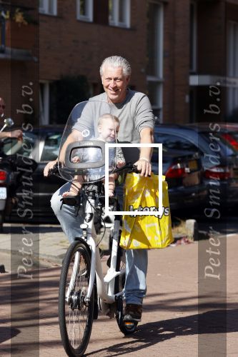 Amsterdam 22 september 2021
Hajo Bruins met zijn dochter Teddy Marie Keet op de fiets.