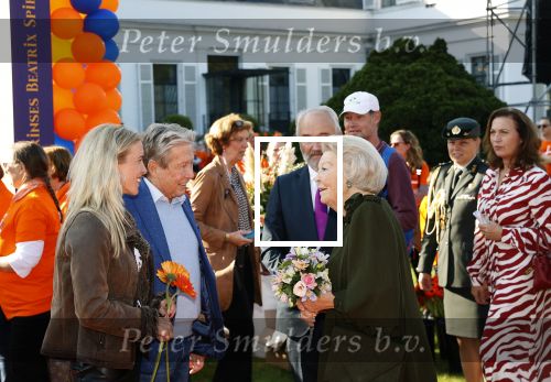 Soestdijk 9 oktober 2021
65 jaar prinses Beatrix spierenfonds op paleis Soestdijk.
Hans kazan kwam met zijn vrouw Wendy en hun dochter Lara met haar vriend .