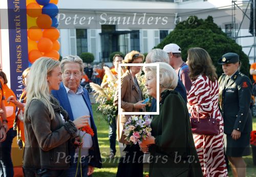 Soestdijk 9 oktober 2021
65 jaar prinses Beatrix spierenfonds op paleis Soestdijk.
Hans kazan kwam met zijn vrouw Wendy en hun dochter Lara met haar vriend .