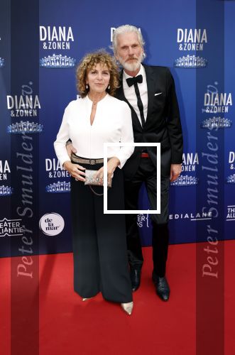 Amsterdam 12 september 2021
Premiere Diana en zonen in het deLaMar theater.
Henriette Tol en partner Rob Snoek