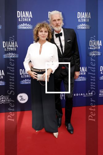Amsterdam 12 september 2021
Premiere Diana en zonen in het deLaMar theater.
Henriette Tol en partner Rob Snoek