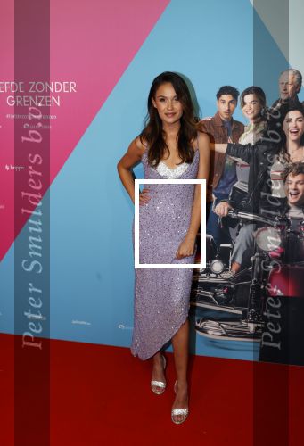 Amsterdam 11 oktober 2021
Premiere Liefde zonder grenzenin Tuschinski met in de hoofdrol Yolanthe Cabau v Kasbergen Jim Bakkum Soy Kroon Abbey Hoes  Hajo Bruins en Peggy Vrijens . Holly Brood kwam met haar moeder Sandra en Zus en schoonmoeder