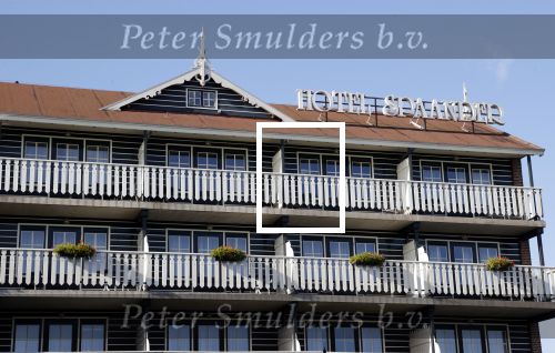 Volendam 12 oktober 2021
Strandtent Simon Keizer op parkeerplaats Hotel Spaander