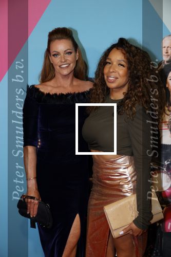 Amsterdam 11 oktober 2021
Premiere Liefde zonder grenzenin Tuschinski met in de hoofdrol Yolanthe Cabau v Kasbergen Jim Bakkum Soy Kroon Abbey Hoes  Hajo Bruins en Peggy Vrijens . Inge de Bruijn kwam met een vriendin