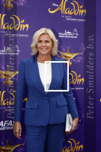 Scheveningen 26 september 2021
Premiere Aladdin in het circustheater.
irene Moors met goede vriend