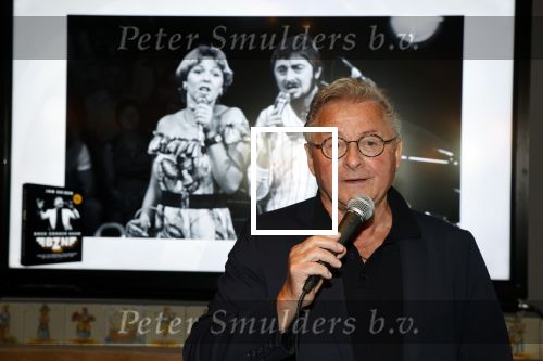 Volendam 12 oktober 2021
Boekpresentatie Jan Keizer bij Hotel Spaander in Volendam . Alle oude bendleden van BZN zijn aanwezig zoals Annie Schilder Carola Smit Jan Tuijp Jack Veerman Thomas Tol Dick Plat