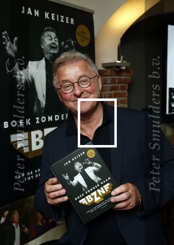 Volendam 12 oktober 2021
Boekpresentatie Jan Keizer bij Hotel Spaander in Volendam . Alle oude bendleden van BZN zijn aanwezig zoals Annie Schilder Carola Smit Jan Tuijp Jack Veerman Thomas Tol Dick Plat