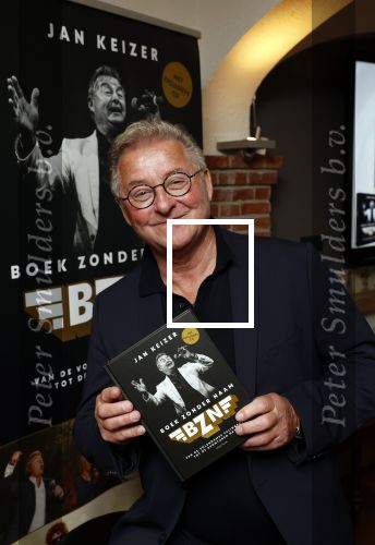 Volendam 12 oktober 2021
Boekpresentatie Jan Keizer bij Hotel Spaander in Volendam . Alle oude bendleden van BZN zijn aanwezig zoals Annie Schilder Carola Smit Jan Tuijp Jack Veerman Thomas Tol Dick Plat